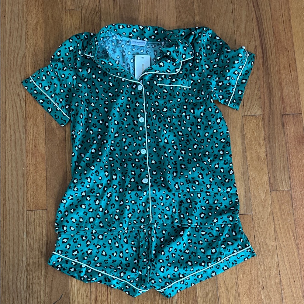 Leopard Print Women’s Pajamas - Green